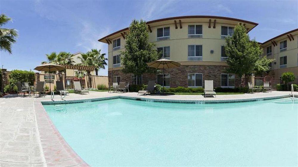 Holiday Inn Express Turlock By Ihg Exterior photo